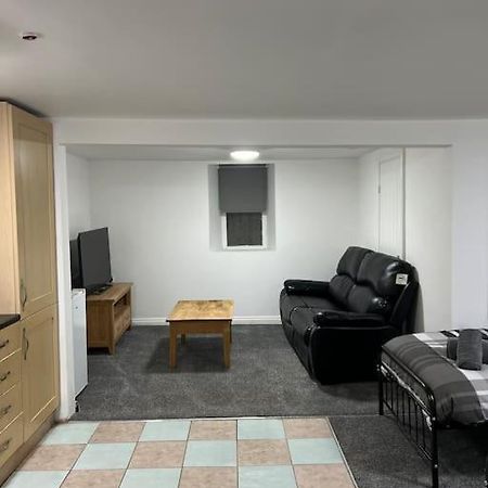 Studio Flat Twin - Town Centre Merthyr Tydfil Eksteriør bilde
