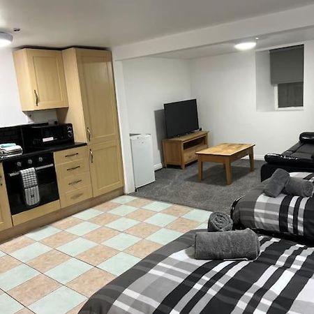 Studio Flat Twin - Town Centre Merthyr Tydfil Eksteriør bilde