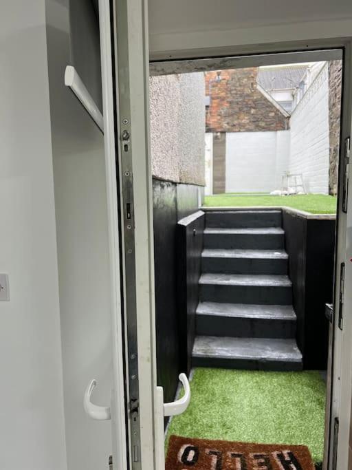 Studio Flat Twin - Town Centre Merthyr Tydfil Eksteriør bilde